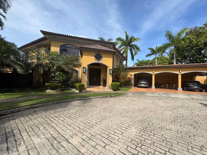 ALQUILER CASA COSTA DEL ESTE 627M2 PISCINA PRIVADA MLD