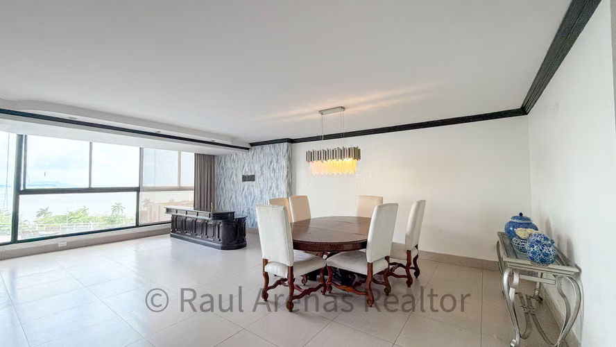 Venta Apartamento Marbella - 216m², 3 Recámaras, 2 Estacionamientos - $400,000
