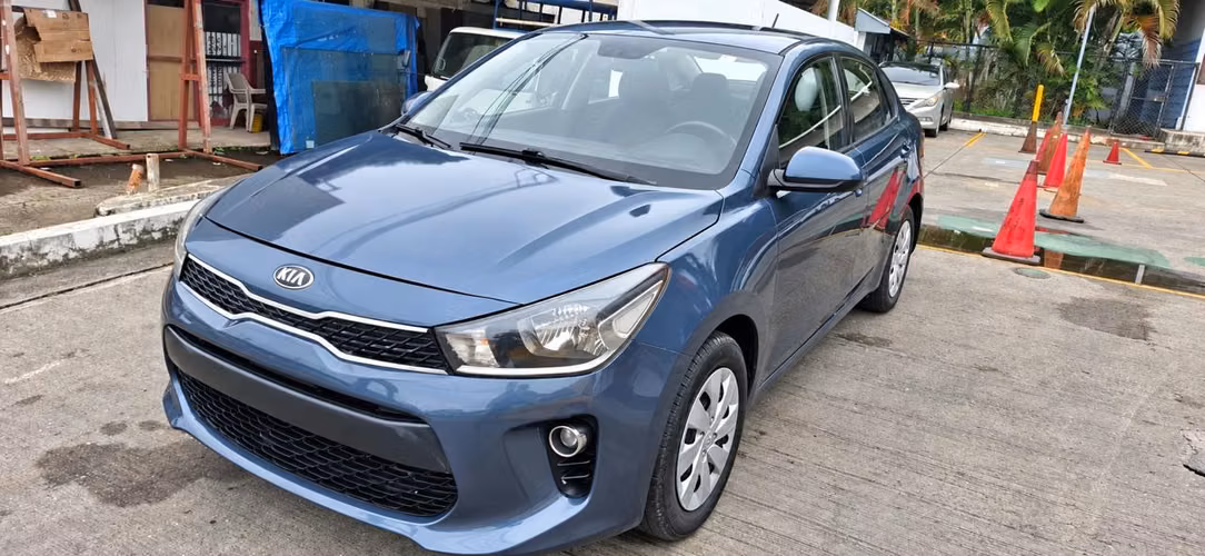 KIA RIO AUTOMATICO