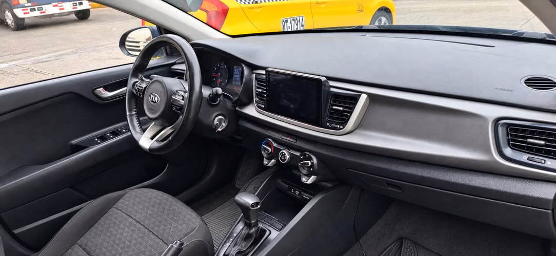 KIA RIO AUTOMATICO