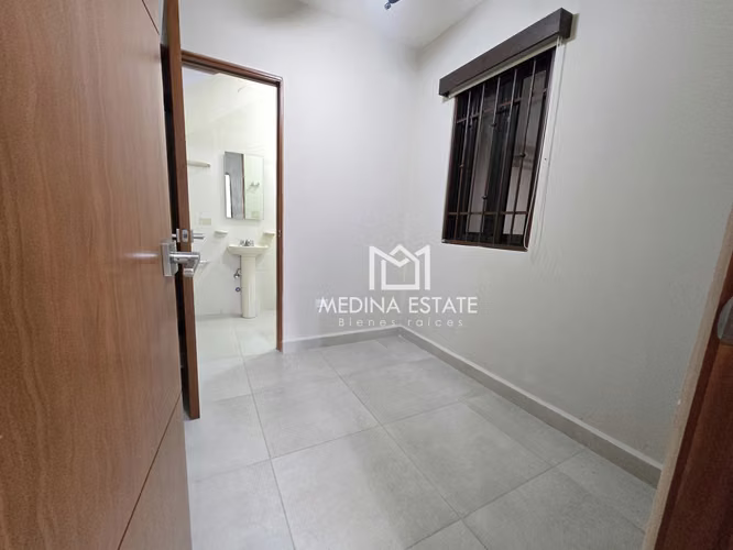 ALQUILO TOWNHOUSE EN EMBASSY CLUB, CLAYTON  326 m²  3 RECÁMARAS  JARDÍN - Imagen 3