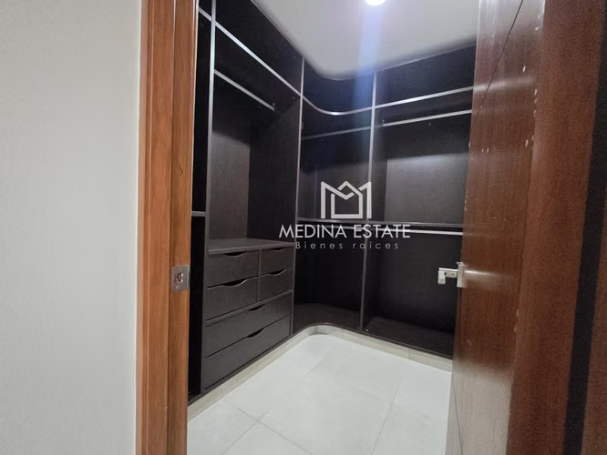 ALQUILO TOWNHOUSE EN EMBASSY CLUB, CLAYTON  326 m²  3 RECÁMARAS  JARDÍN - Imagen 13