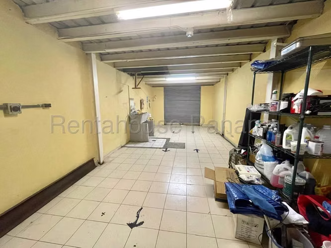 Venta de Galera en Parque Lefevre, cerca de avenida Santa Elena - Imagen 3