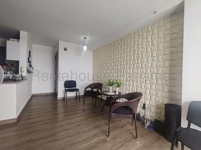 Hermoso Apartamento en Venta en Parque Lefevre 26PPM2586