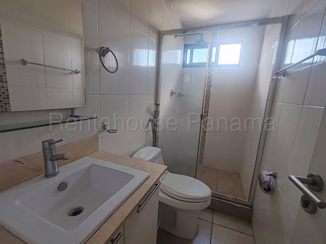 Oportunidad! Apartamento en Venta en Condado del Rey 26PPM9137
