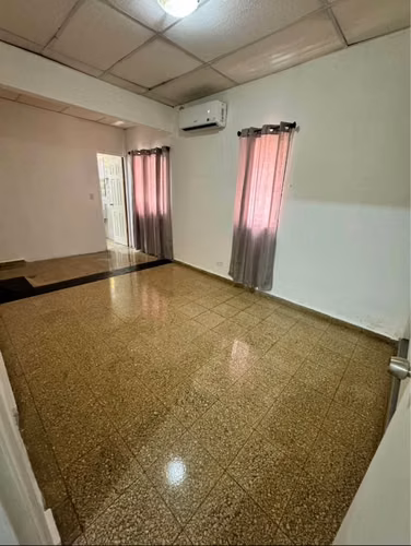 Se alquila linda casa en Chanis - Imagen 5