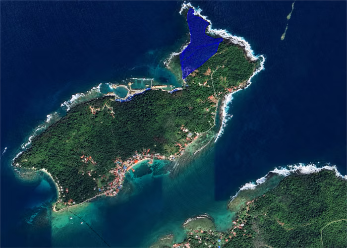 Terreno frente al mar para desarrollo turístico en Isla Grande, Panamá