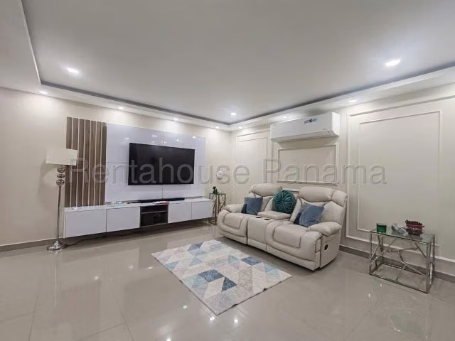 Exclusiva Casa en Venta en Rio Abajo  26PPM7327