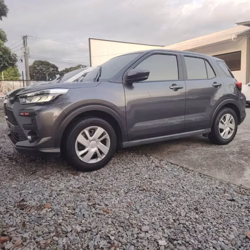 Toyota Raize 2023,Manual, perfecto estado - Imagen 4