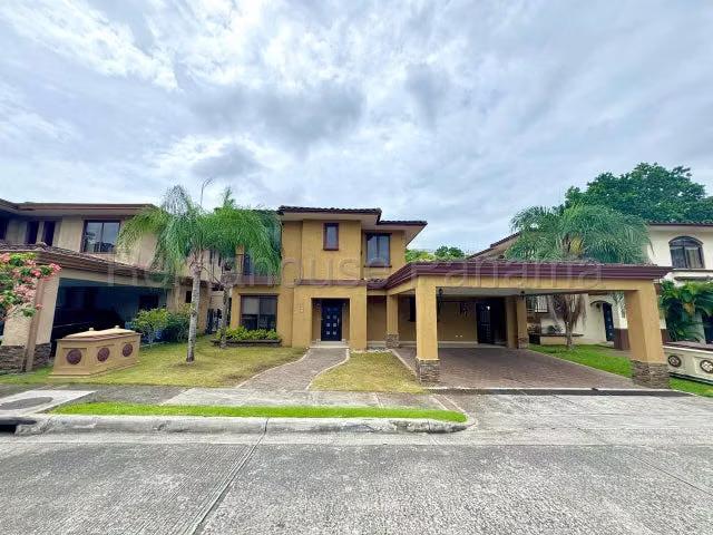 Oportunidad de Inversión! Casa en Venta en Clayton  27PPM1527