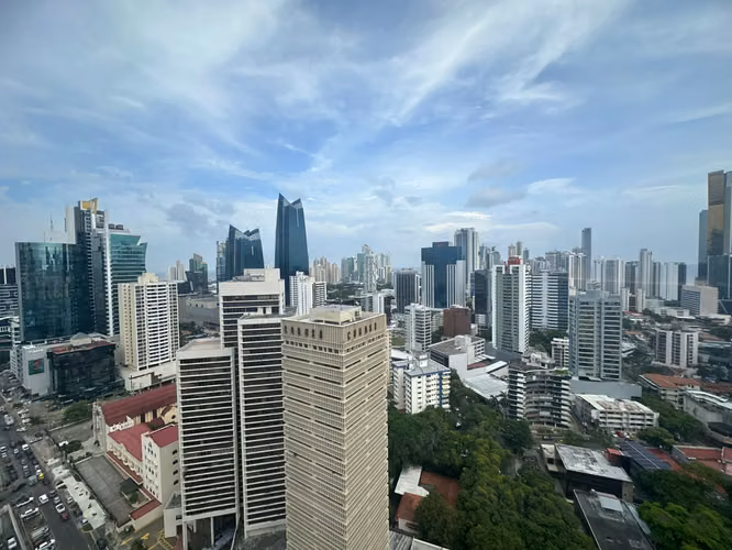 Alquiler de Apartamento amoblado en Obarrio - Imagen 4
