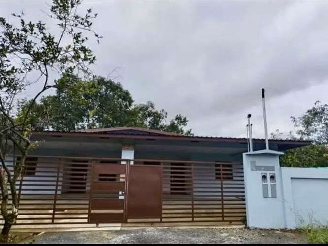 Se alquila duplex sin muebles 650.00 cerca a Terronall
