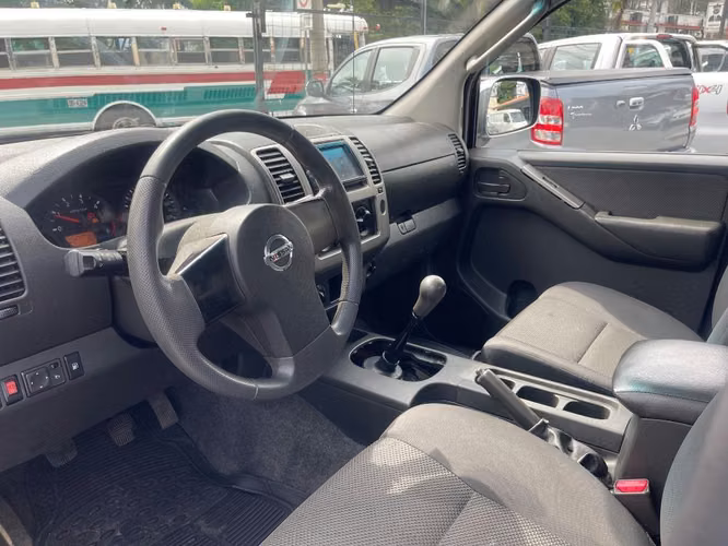 NISSAN NAVARA 2013 MANUAL 4X4 - Imagen 5