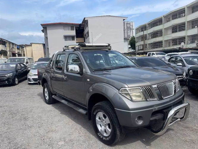 NISSAN NAVARA 2013 MANUAL 4X4 - Imagen 2