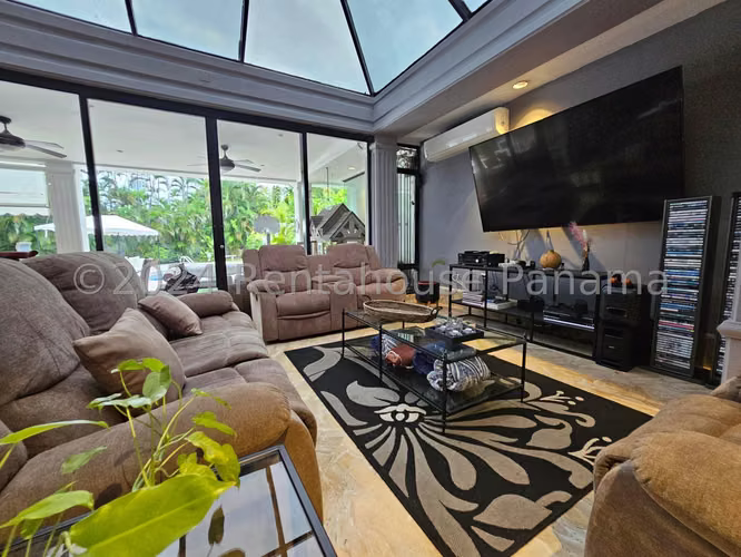 Casa en Venta en Altos del Golf AFC 27-1235