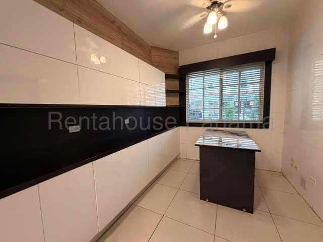 Alquiler de Casa en Costa del Este 27LBR1436 - Imagen 11