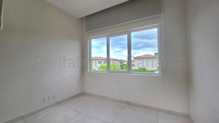 Alquiler de Casa en Santa Maria The Woods JV - Imagen 16