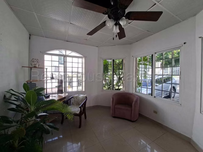 Venta de Casa en Las Cumbres Solo Cliente Directo MC