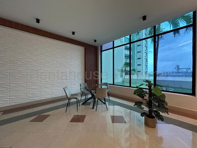 RR VENTA DE APARTAMENTO EN EDISON PARK PH OCEANIA
