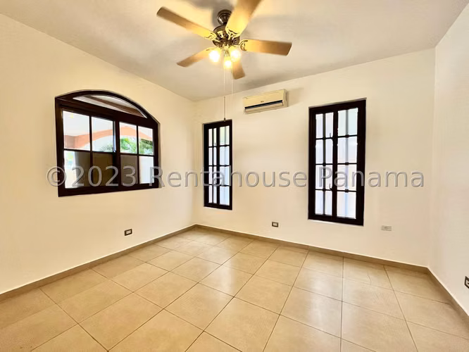 Vendo Casa en Costa Sur OF24-5776