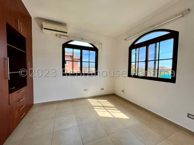 Vendo Casa en Costa Sur OF24-5776