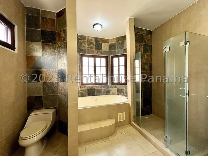 Vendo Casa en Costa Sur OF24-5776
