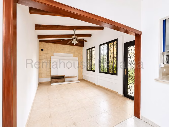 Casa en Venta en Brisas Del Golf RJ