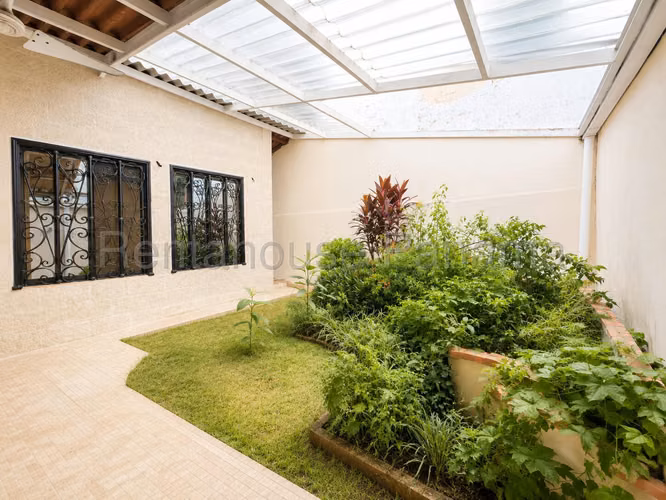 Casa en Venta en Brisas Del Golf RJ