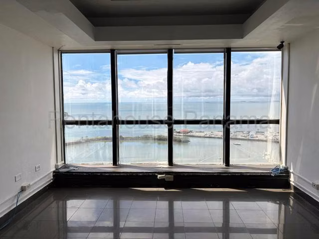Oficina Comercial en Venta en Bella Vista JG