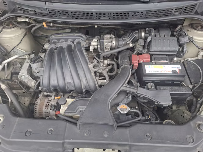 Nissan Tiida 2013