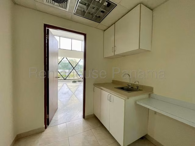 Edificio en Alquiler en Transistmica JG - Imagen 9