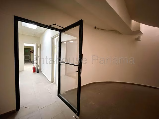 Edificio en Alquiler en Transistmica JG - Imagen 12