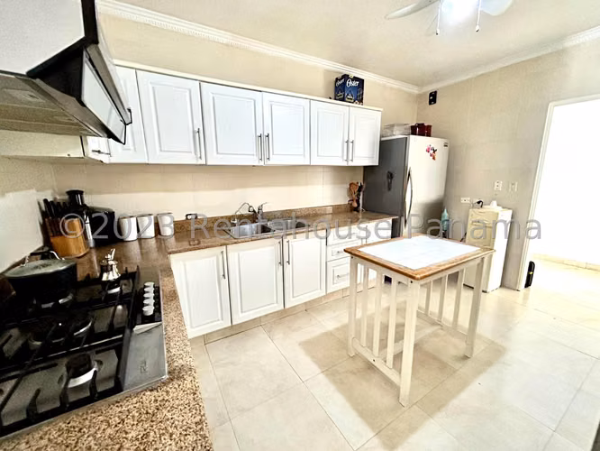 Venta de Apartamento en Colon MPM25-1460