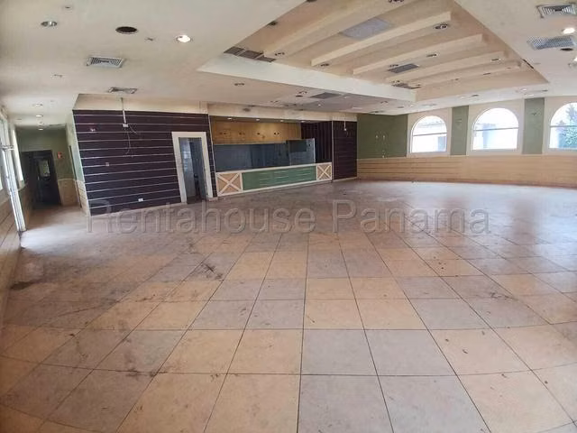 ALQUILER DE LOCAL COMERCIAL EN BRISAS DEL GOLF - Imagen 5
