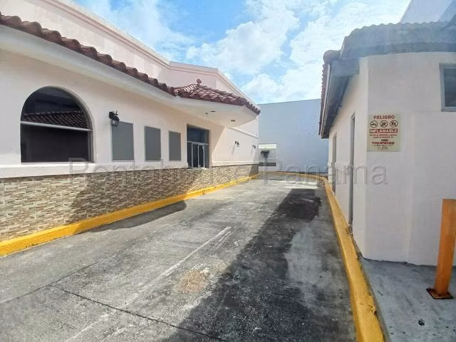 ALQUILER DE LOCAL COMERCIAL EN BRISAS DEL GOLF - Imagen 6
