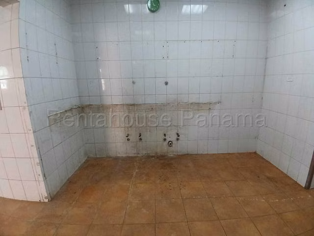 ALQUILER DE LOCAL COMERCIAL EN BRISAS DEL GOLF - Imagen 9
