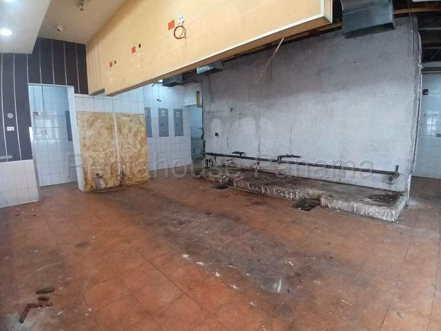 ALQUILER DE LOCAL COMERCIAL EN BRISAS DEL GOLF - Imagen 11