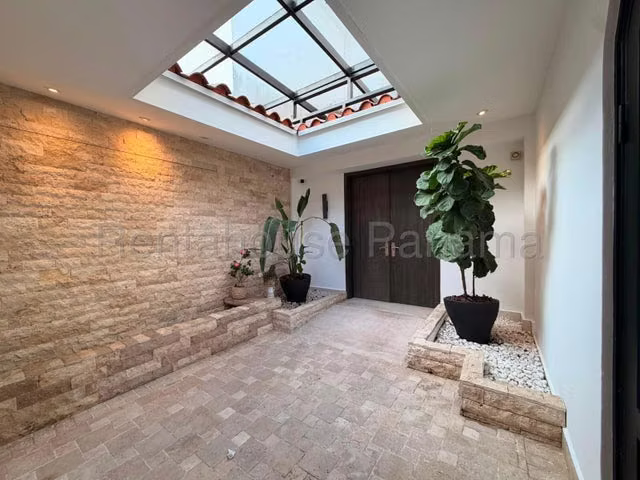 ALQUILER DE CASA EN SANTA MARIA