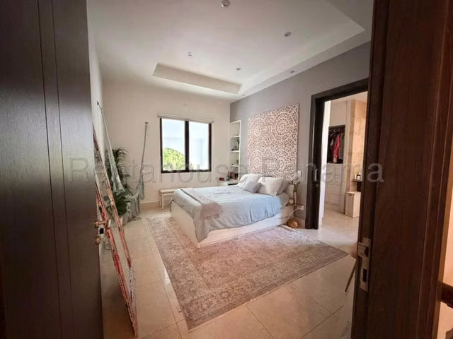 ALQUILER DE CASA EN SANTA MARIA
