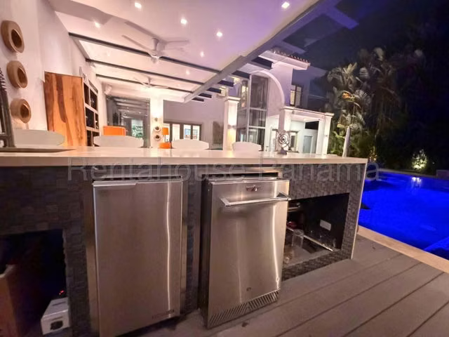 ALQUILER DE CASA EN SANTA MARIA