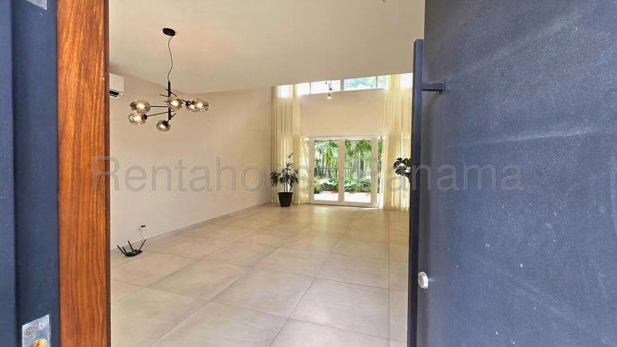 Alquiler de Casa en Santa Maria - Imagen 2