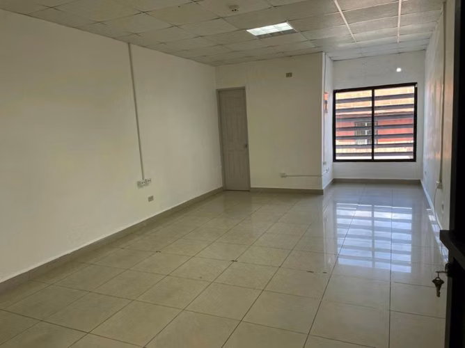 ALQUILO OFICINA EN AVE OBALDÍA