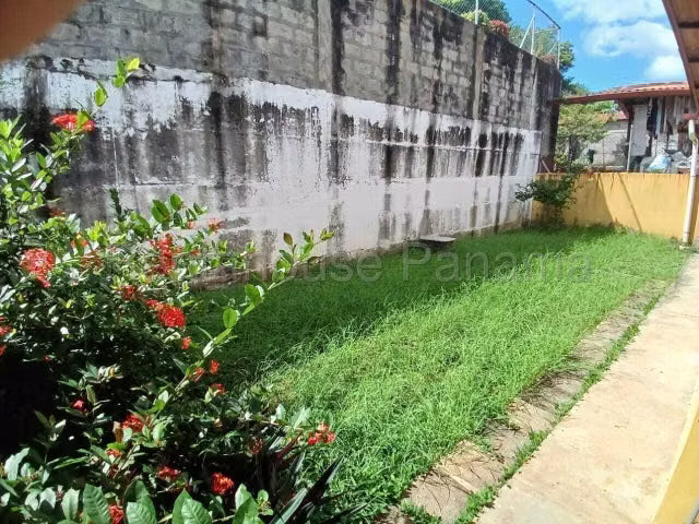 VENTA DE CASA EN VILLA LUCRE