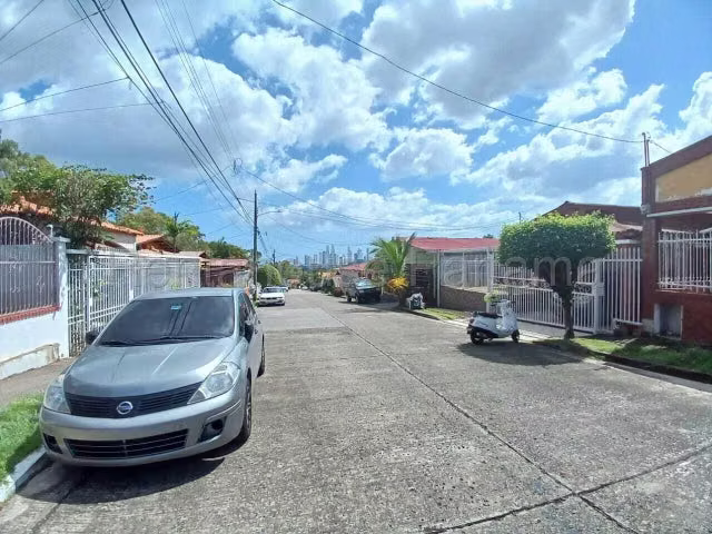 VENTA DE CASA EN VILLA LUCRE