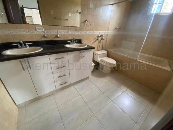 Venta de Casa en Costa Sur Villa Valencia NS