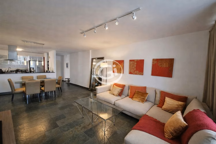 Venta Amplio apartamento Brisas de Obarrio 165 m² Precio de remate - Imagen 2