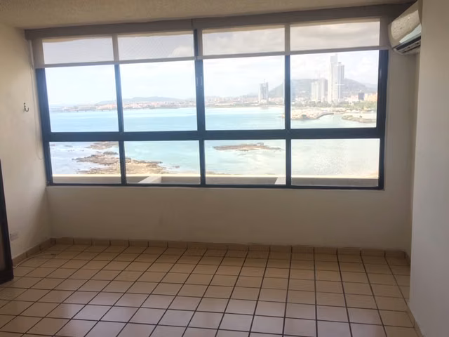 Alquiler Apartamento PH Bahía Balboa, 1 REC y CBE ! - Imagen 2