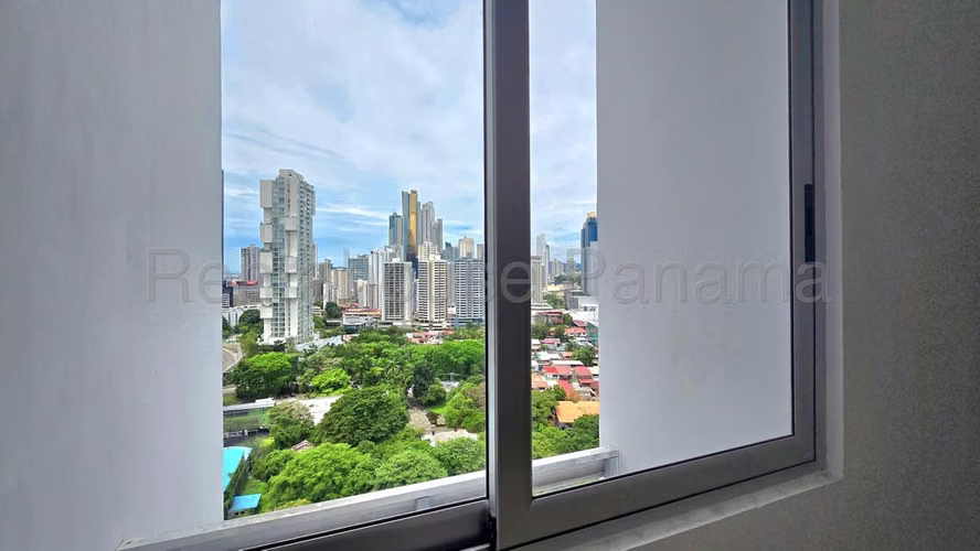 271964. Se vende a precio de remate apartamento 154m, 3 recámaras, CBE
