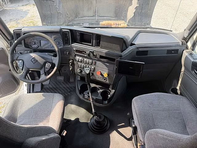 2020 INTERNATIONAL LT - Imagen 15
