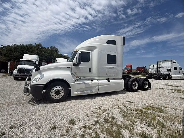 2021 INTERNATIONAL LT - Imagen 3